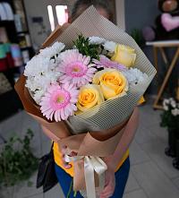 Букет цветов из:  Герберы, Розы и Хризантемы в Аббакумово