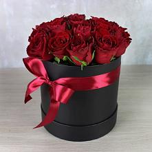 Цветочная композиция из Розы в шляпной коробке в Аббакумово